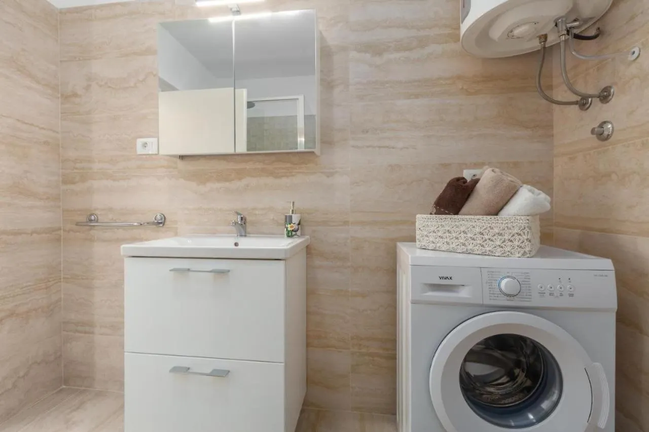 Apartamento Edi Funtana 0*,  Croacia